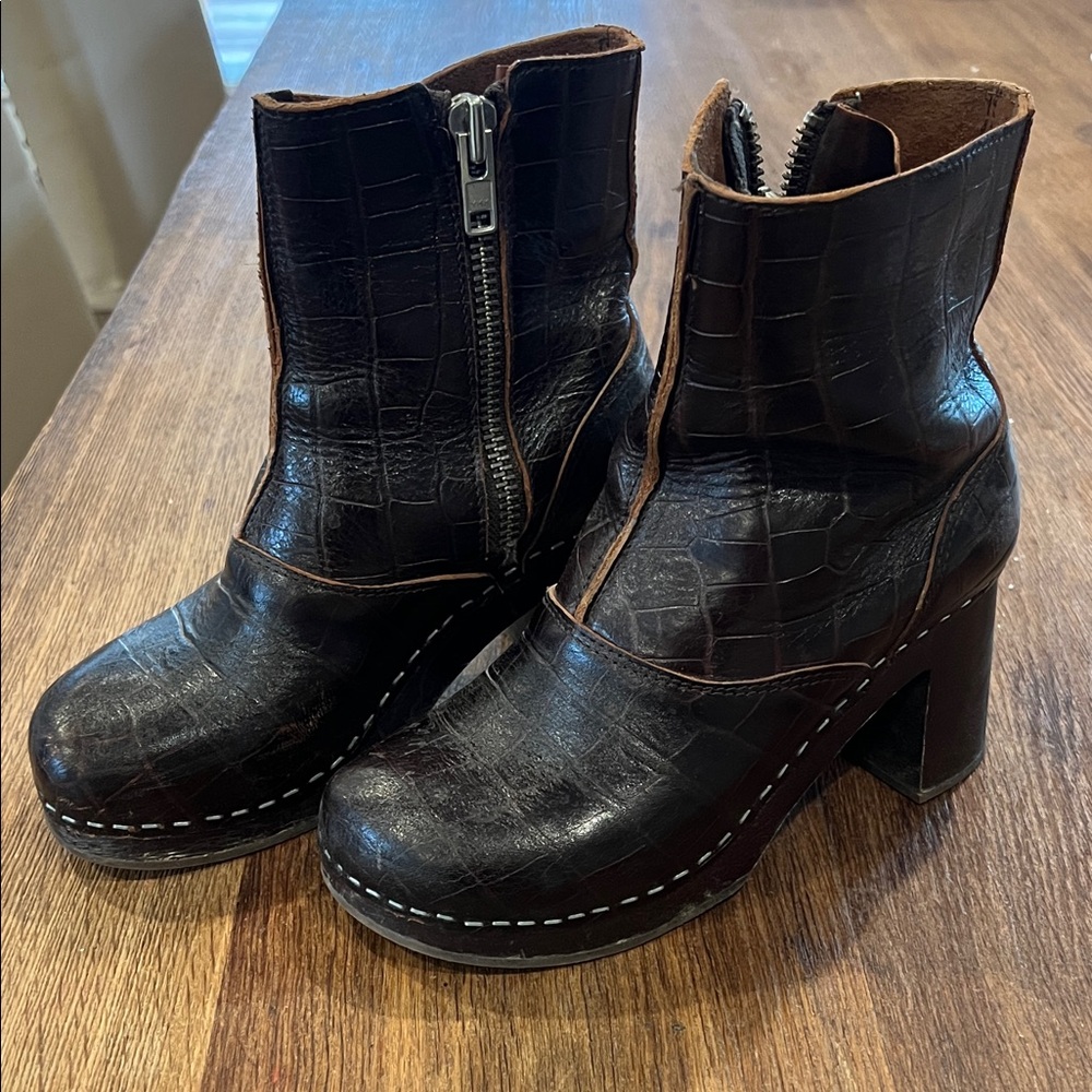 Swedish Hasbeens Dark Brown Croc-Embossed Heeled Boots